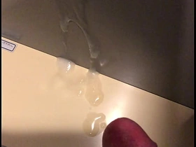 公衆トイレで射精 diamond dick chinese gay porn