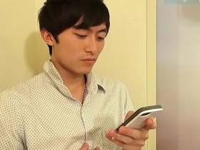 サッカー歴8年のノンケがホテルで「友達にバレたらやばい・・」とビビりつつもオナニーしてイっちゃいます♪ asian gay amateur porn