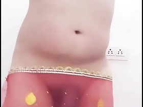Desi Hijra Nangi Dance - Tu Qamar pakad ke kheeche Haaye Daiya Pairon Ke Neeche big chinese bbc gay porn